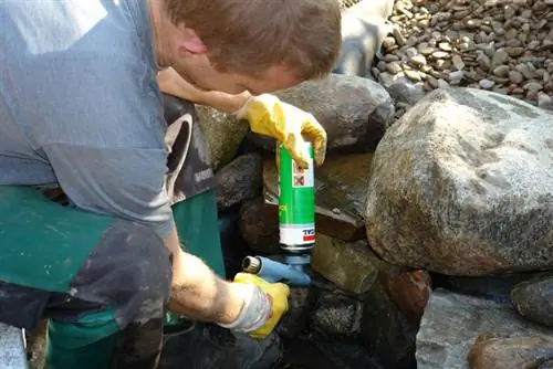 Строительство пруда: остерегайтесь каменных краев