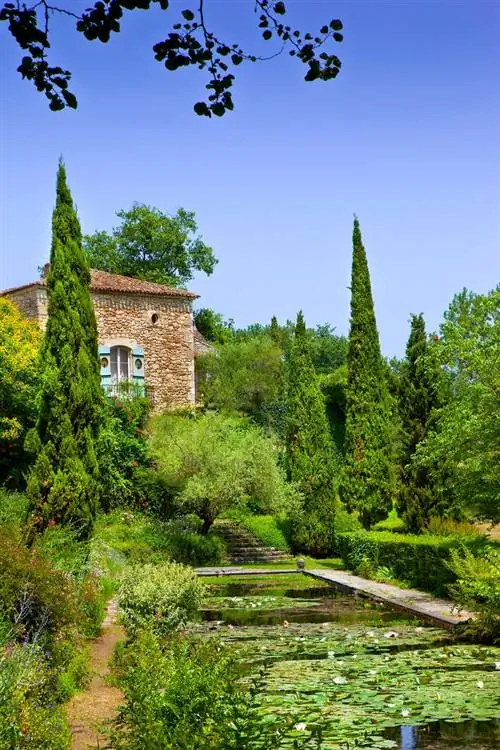 пруд в итальянском саду