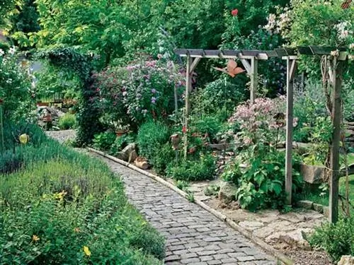 Идеи украшения природного сада