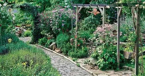 Идеи украшения природного сада