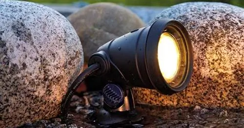 Световые и водные элементы для пруда