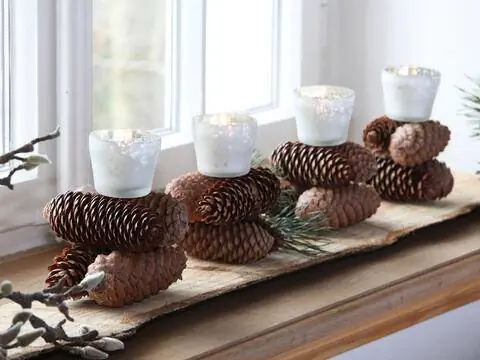 Подсвечник из шишек