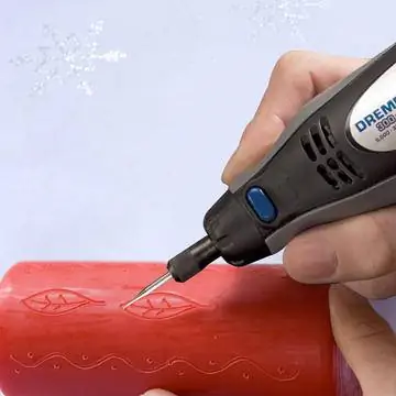 Выгравируйте свечу дремелем