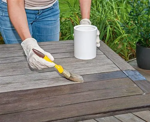 Нанесите обезжириватель