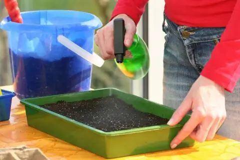 Полейте семена