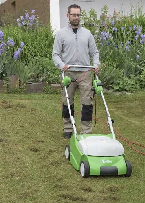 скарифицировать газон