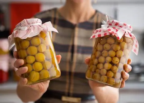 Консервы из крыжовника и сливы
