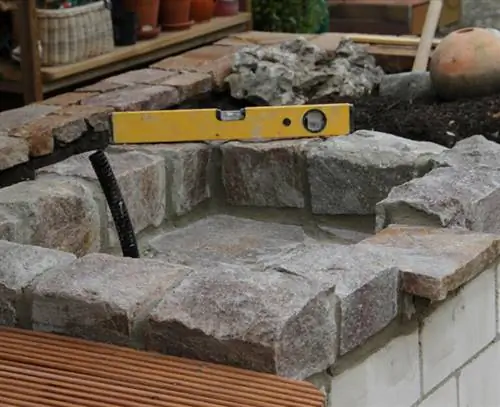 спиртовой уровень на камне