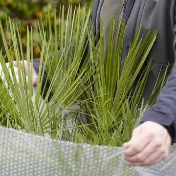 Ведро утеплено пузырчатой пленкой