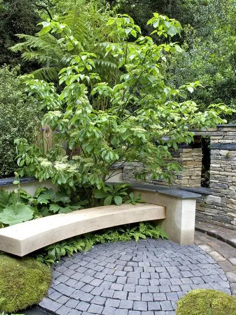 Свободно плавающая каменная скамья