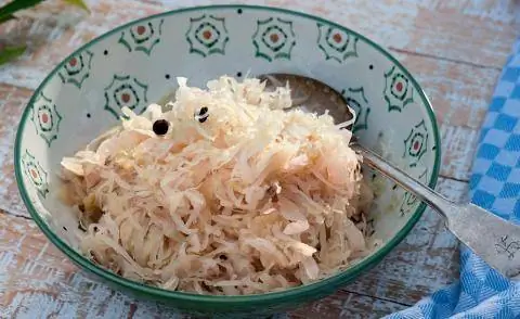 Готовая квашеная капуста