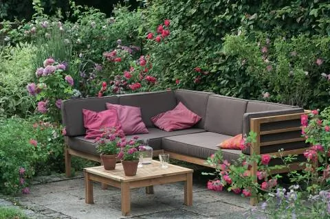 Гостиная группа с обеденным столом