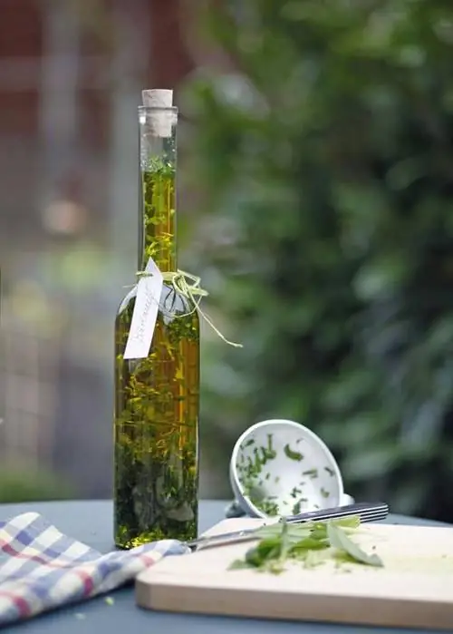 Маркированное масло дикого чеснока