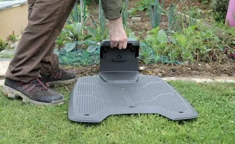 Зарядная станция робота-газонокосилки