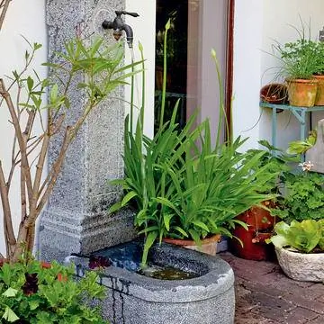 стоячий фонтан