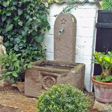 Фонтан из песчаника