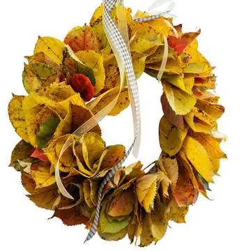 Дверной венок из осенних листьев
