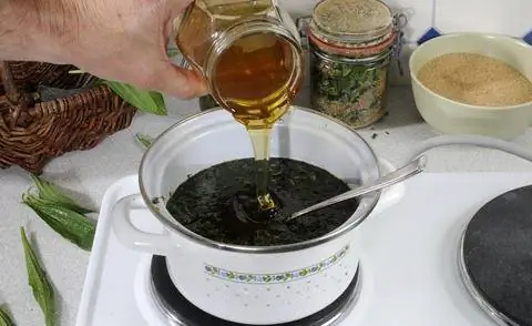 Сделайте свой собственный сироп от кашля из подорожника