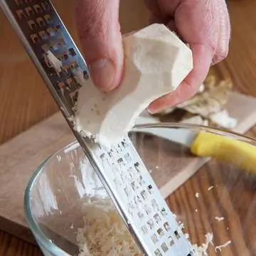 натереть свежий хрен