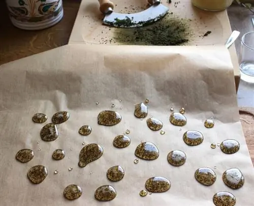 Дать сахарной массе застыть