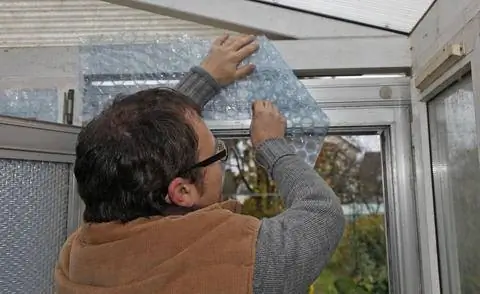 Утеплить теплицу