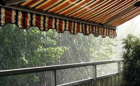 дайте влажным маркизам высохнуть, прежде чем сворачивать их