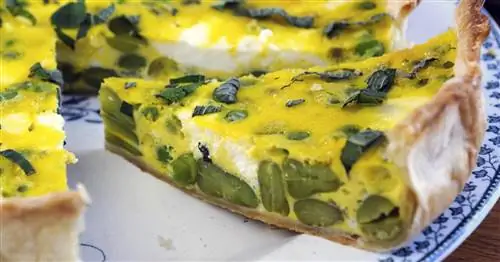 Киш из рикотты с бобами