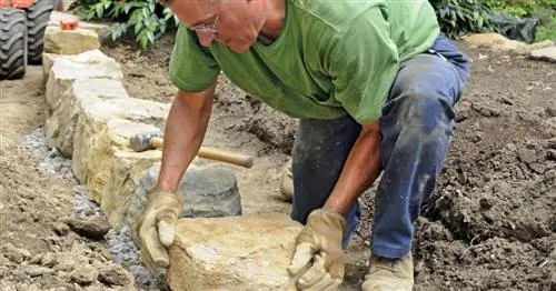 Строительство садовой стены: практические советы и рекомендации