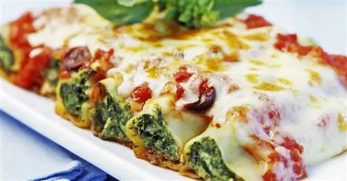 Каннеллони с начинкой из шпината и рикотты