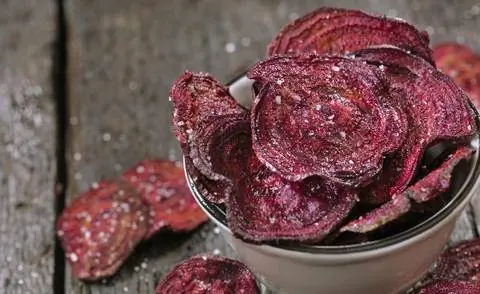 Свекольные чипсы