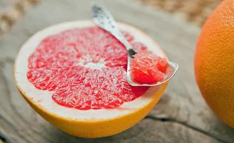 нарезанный грейпфрут