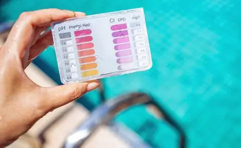 Проверьте pH воды в бассейне
