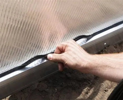 Вставить уплотнение