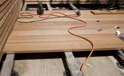 Алюминиевая основа для деревянной террасы