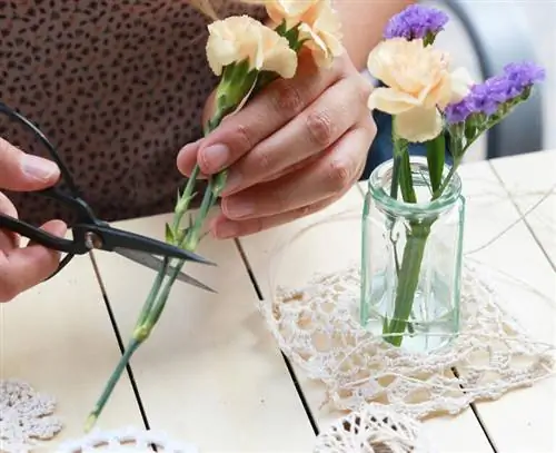 Укоротить срезанные цветы