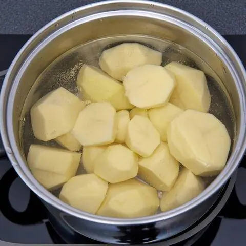 Отварить картофель