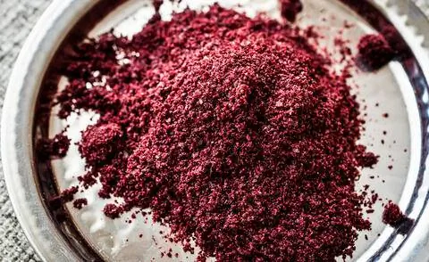 Молотые плоды специи сумах