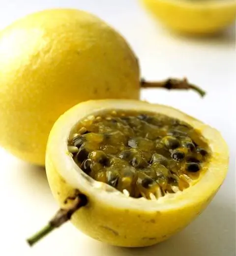 Маракуйя (Passiflora edulis f. flavicarpa)