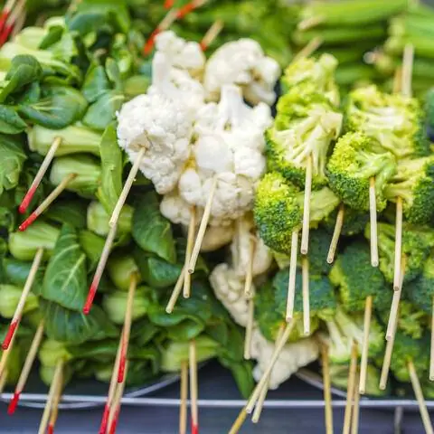 Шашлык из цветной капусты и брокколи