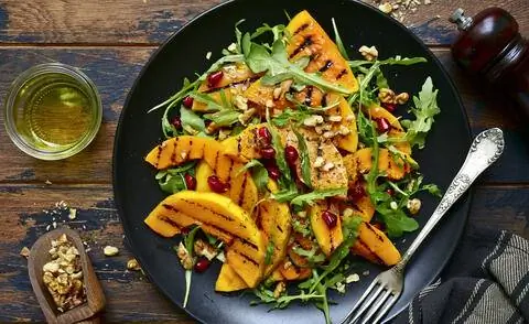 Тыква на гриле с рукколой