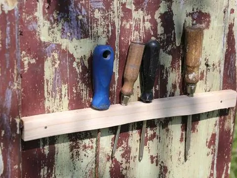 Организуйте садовый сарай - держатель для отверток
