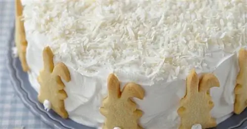 Кулич с кокосовой стружкой