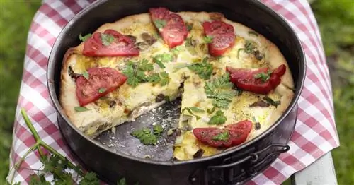 Киш с лисичками и луком-пореем