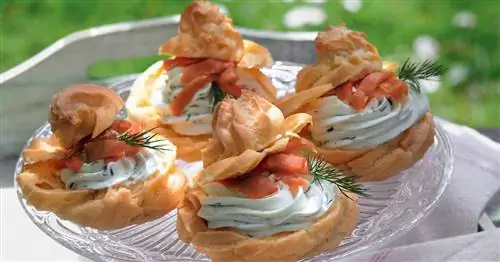 Сытные пирожные со сливочным сыром и лососем