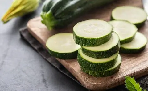 Нарезанные кабачки