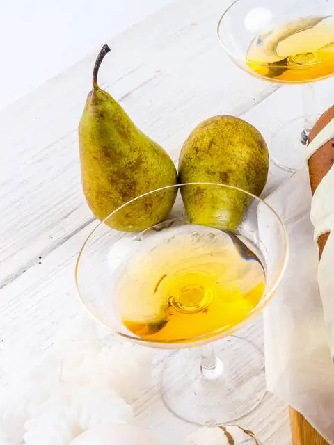 грушевый ликер