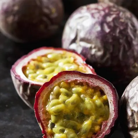 Спелый маракуйя