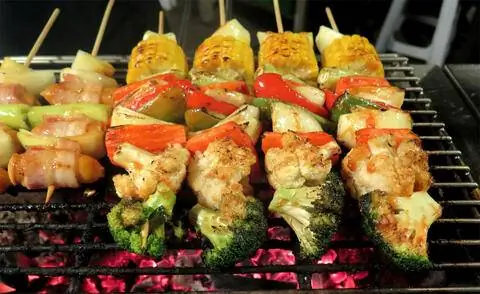 Жареные шашлычки с брокколи
