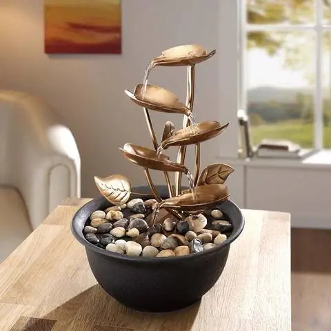 Крытый фонтан в виде пирамиды