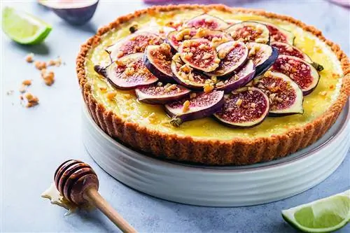 Свежий и сладкий пирог с лимоном и инжиром